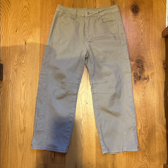Straight Leg Jeans - Picture 1 of 10